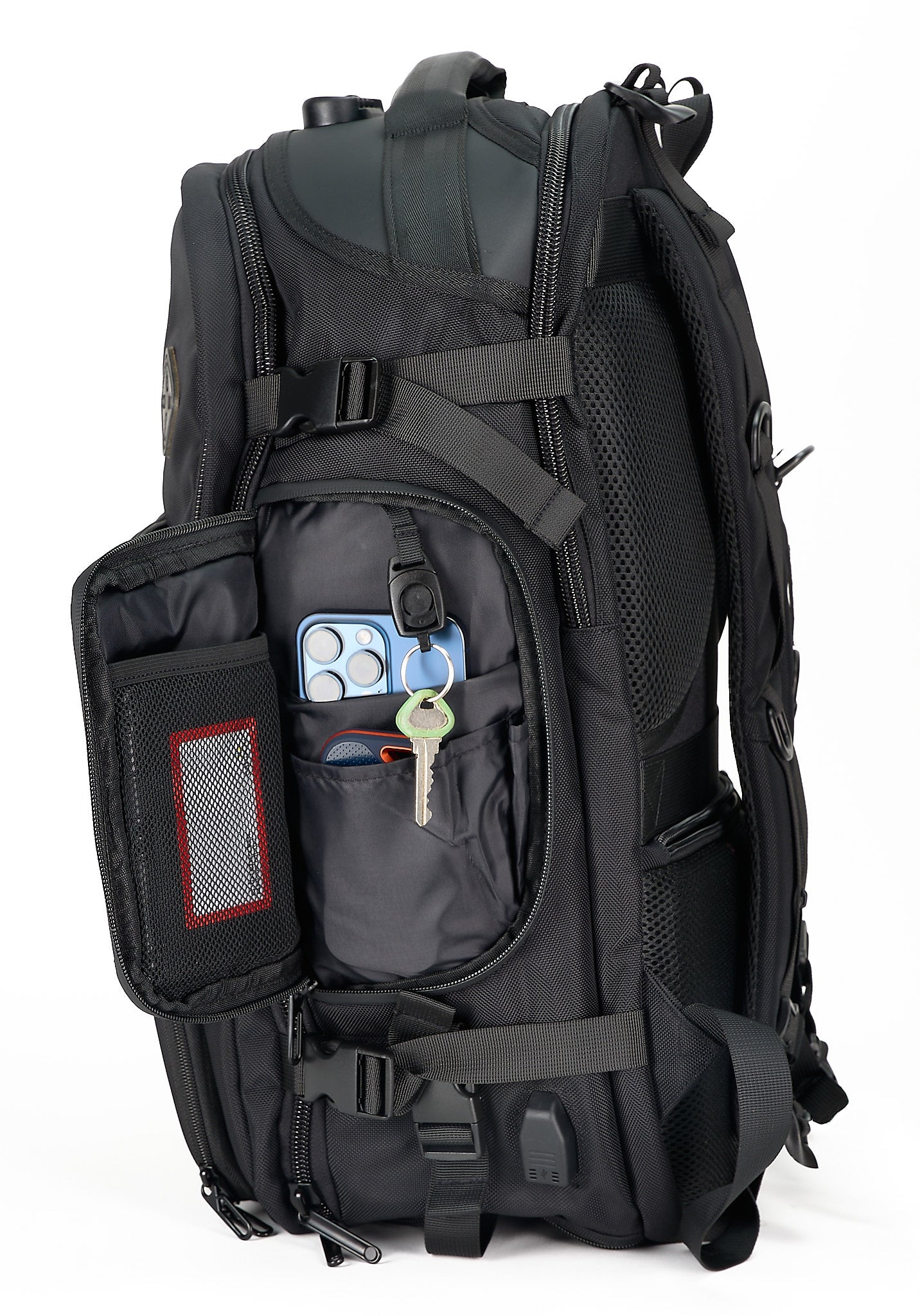 Large capacity travel backpack